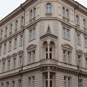 https://the-palace-suites-and-apartments.praguehotelsweb.com